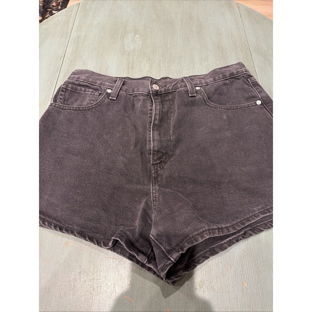 Women’s Black Levi High Waisted Mom Shorts Size 32